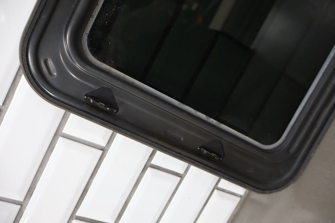 00 - 06 Escalade/Yukon/Tahoe/Suburban GMT800 Sunroof Glass Panel OEM