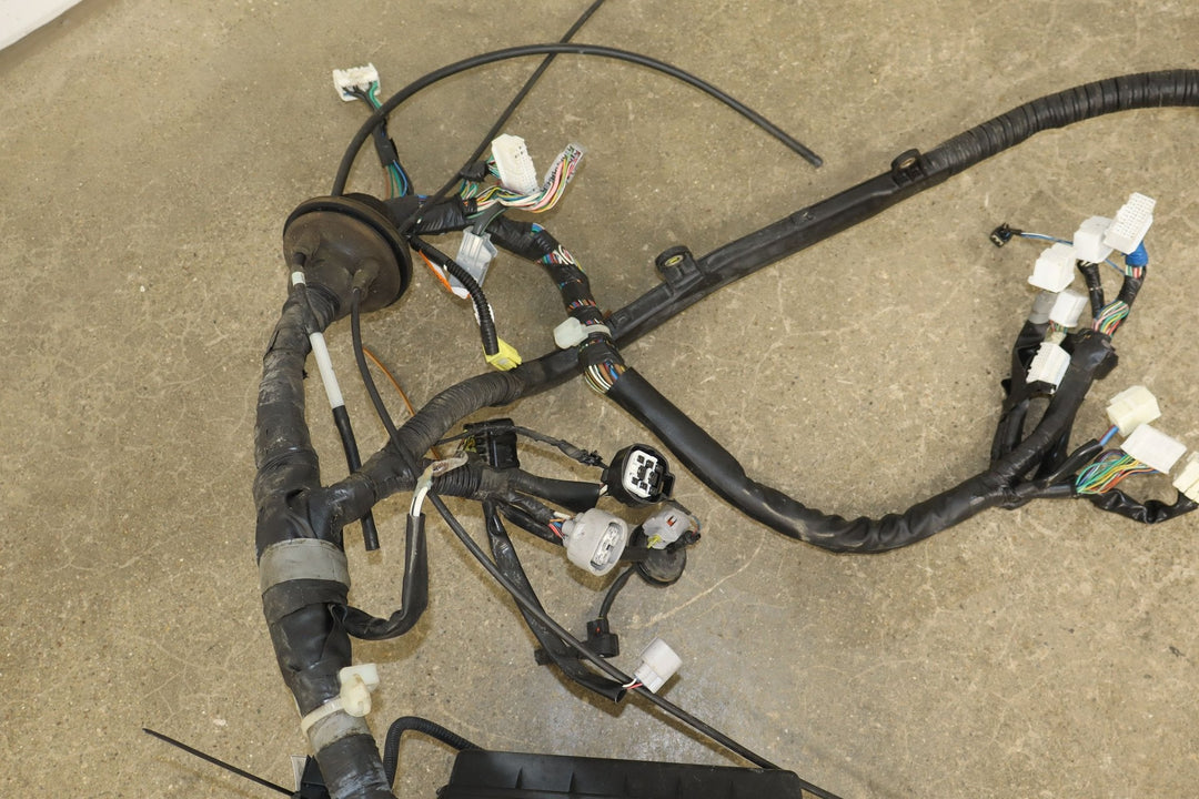 00 - 07 Lexus LX470 Engine Fuse Relay junction Box W/Harness & Hood Release Cable