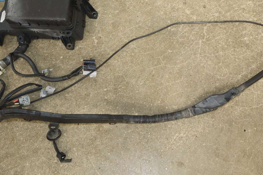 00 - 07 Lexus LX470 Engine Fuse Relay junction Box W/Harness & Hood Release Cable