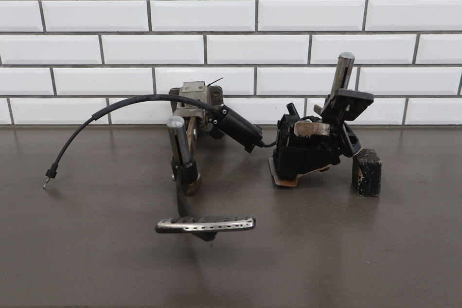 2004 Ford F-250 Super Duty- Pedal Assembly