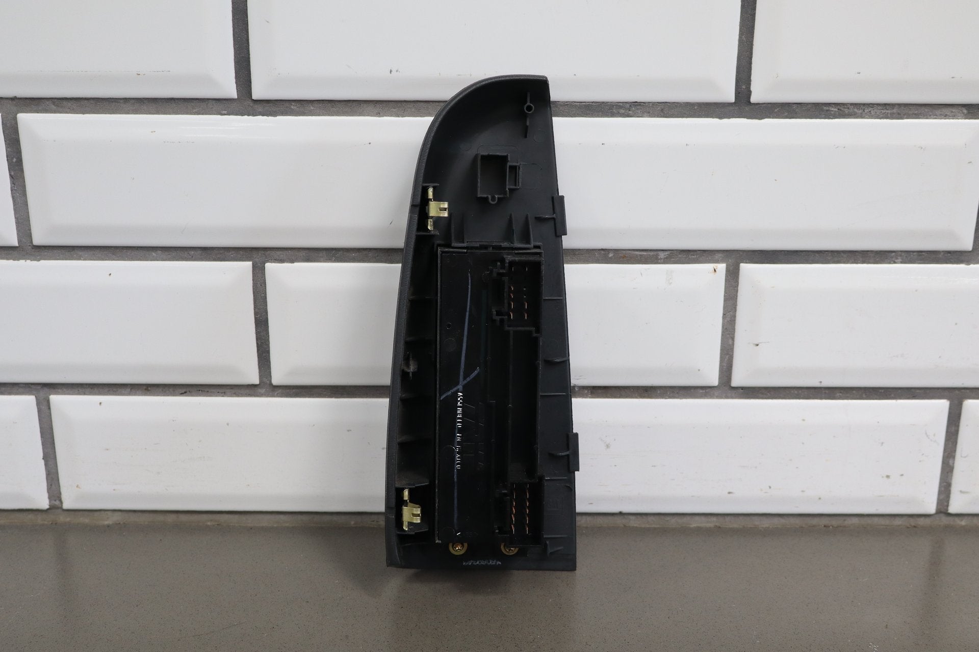 01-02 Chevrolet Silverado 2500HD/Sierra Crew Cab Left Front Window Switch OEM