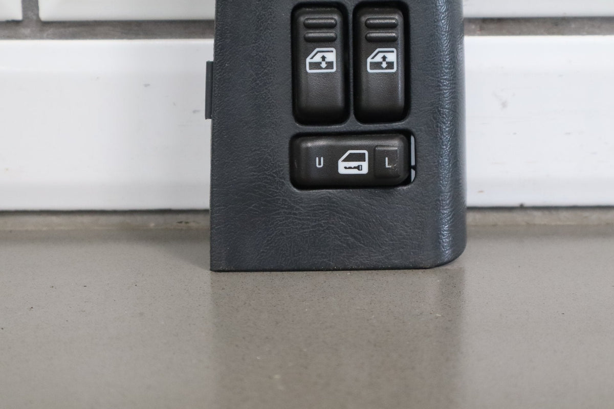 01-02 Chevrolet Silverado 2500HD/Sierra Crew Cab Left Front Window Switch OEM