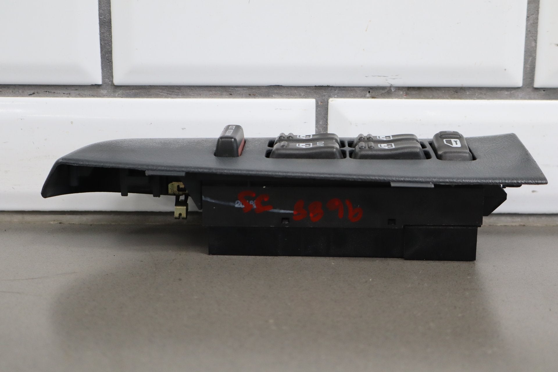 01-02 Chevrolet Silverado 2500HD/Sierra Crew Cab Left Front Window Switch OEM