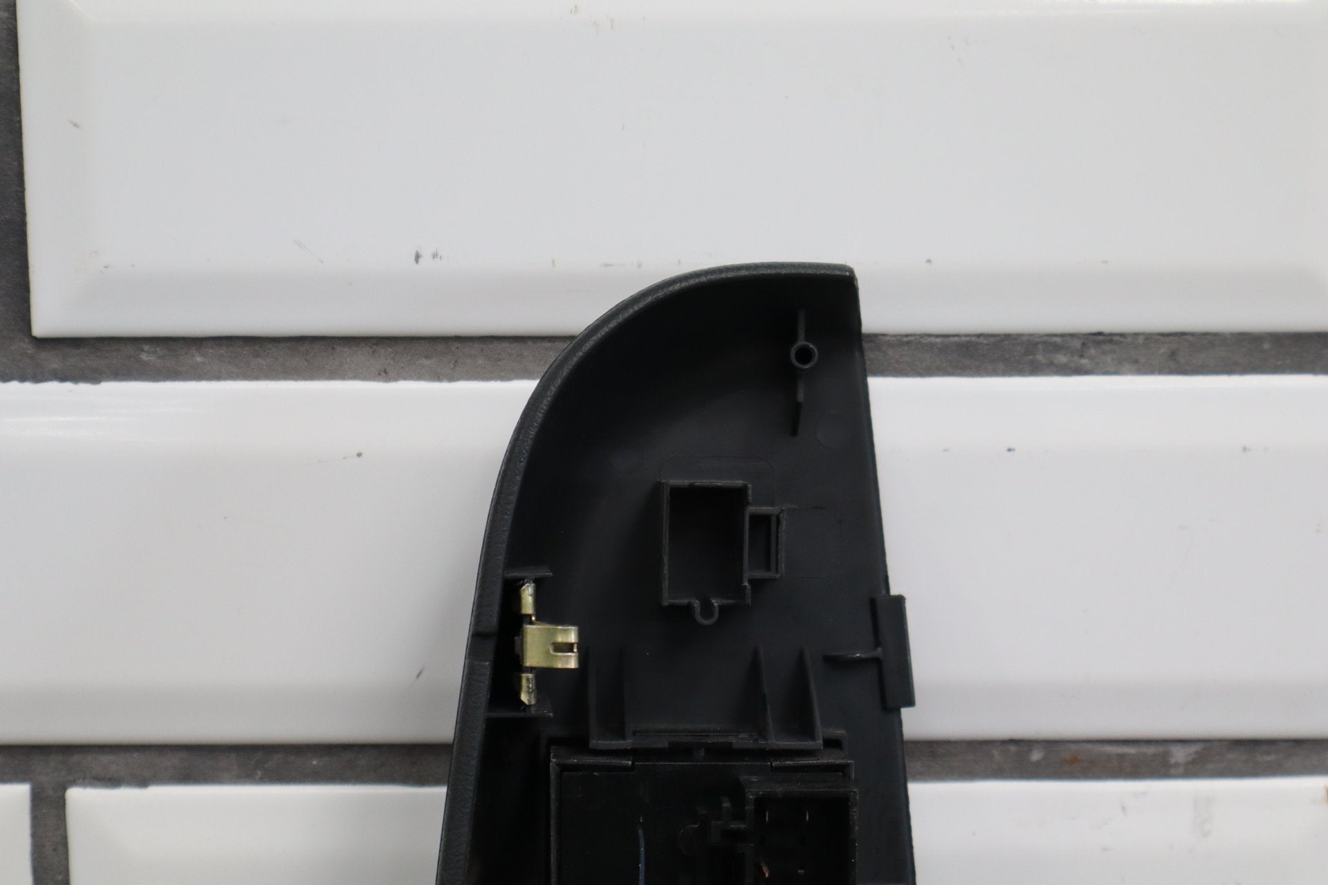 01-02 Chevrolet Silverado 2500HD/Sierra Crew Cab Left Front Window Switch OEM