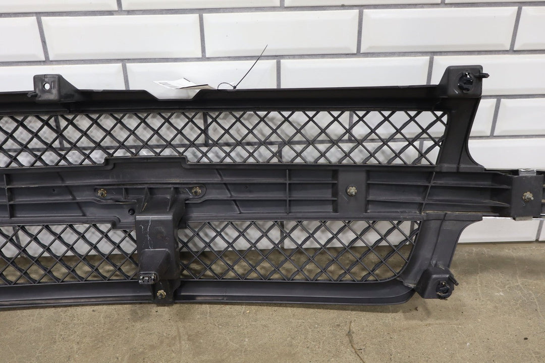 01 - 02 Chevy 2500HD OEM Grill (HVY) with Aftermarket Headlights / Marker Lights