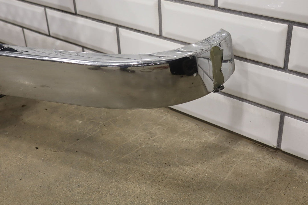 01 - 02 Chevy 2500HD OEM Grill (HVY) with Aftermarket Headlights / Marker Lights