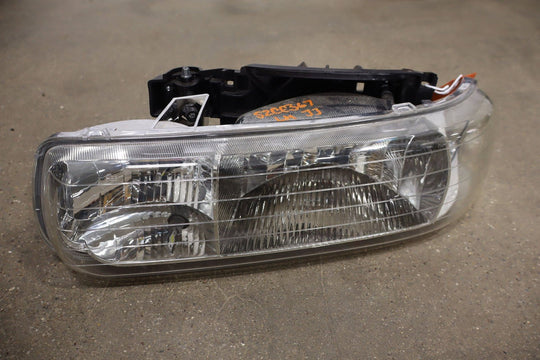 01 - 02 Chevy 2500HD OEM Grill (HVY) with Aftermarket Headlights / Marker Lights