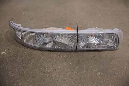 01 - 02 Chevy 2500HD OEM Grill (HVY) with Aftermarket Headlights / Marker Lights