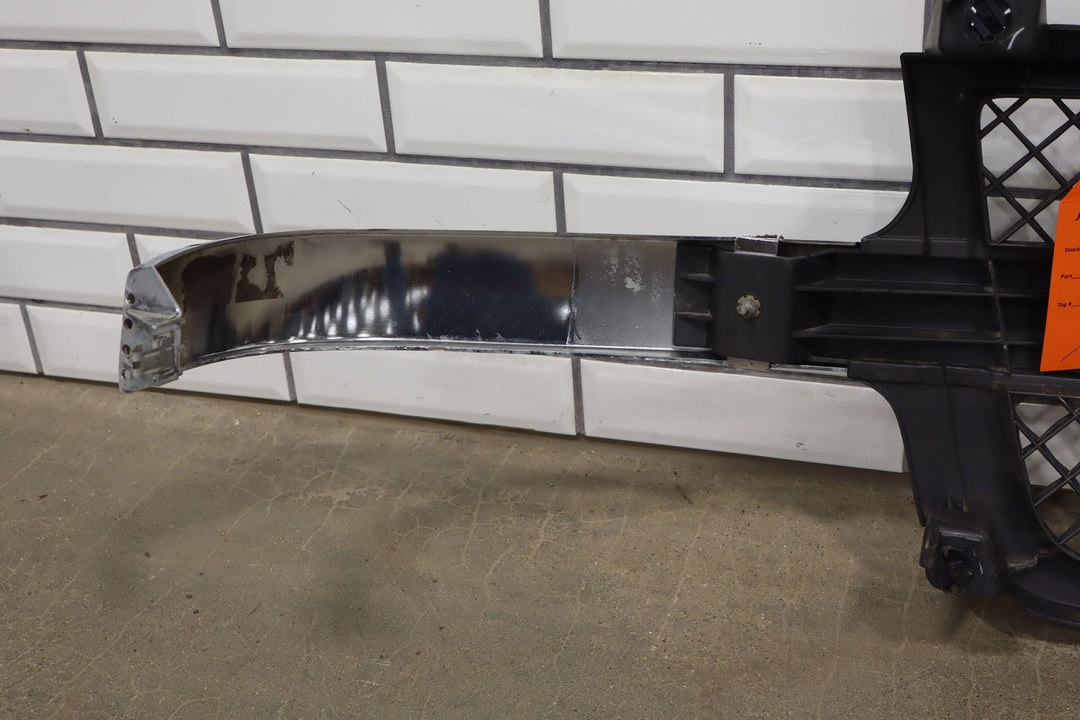 01 - 02 Chevy 2500HD OEM Grill (HVY) with Aftermarket Headlights / Marker Lights