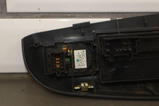 01 - 02 Chevy GMC 2500HD Crew Cab Driver Left LH Master Window Switch Graphite