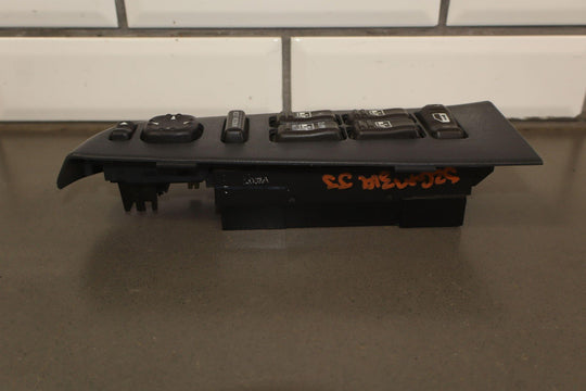 01 - 02 Chevy GMC 2500HD Crew Cab Driver Left LH Master Window Switch Graphite