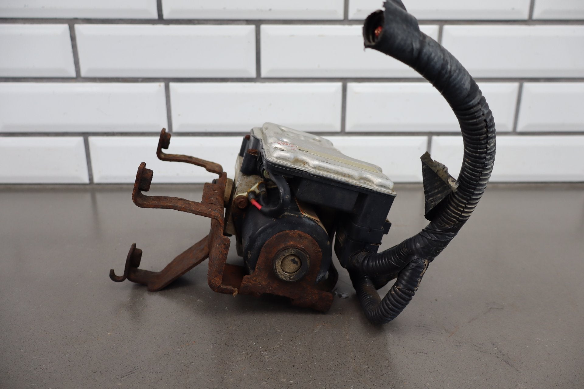 01-02 Chevy GMC 2500HD Silverado Sierra OEM ABS Pump/ Module Assembly (HVY) 19121924