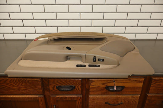 01 - 02 Chevy GMC Silverado GMT800 Right Front Interior Door Panel (Tan 522)