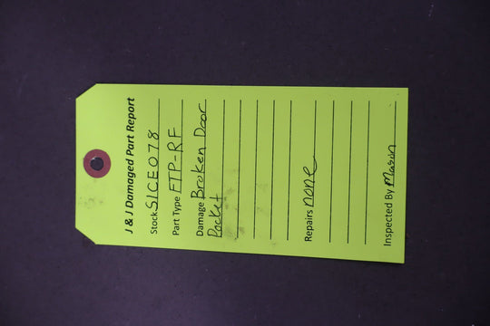 01 - 02 Chevy GMC Silverado GMT800 Right Front Interior Door Panel (Tan 522)