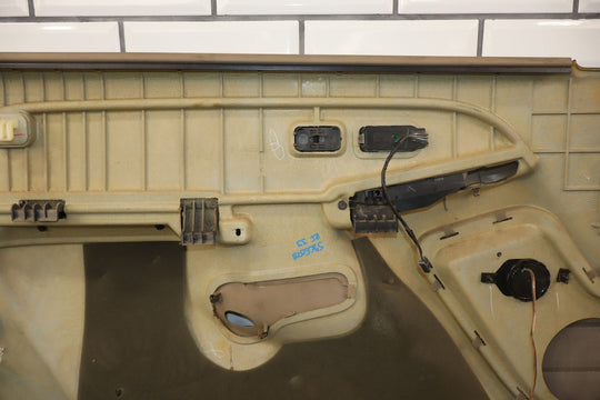 01 - 02 Chevy GMC Silverado GMT800 Right Front Interior Door Panel (Tan 522)