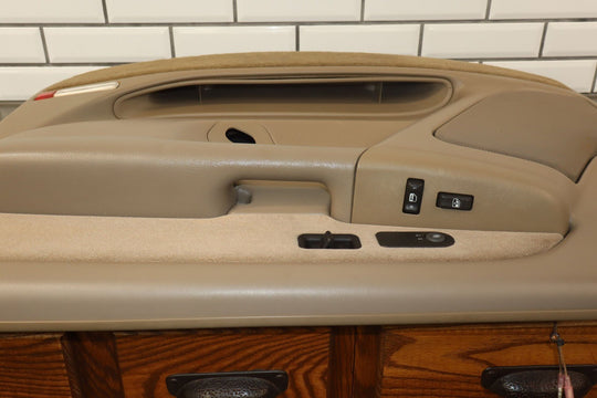 01 - 02 Chevy GMC Silverado GMT800 Right Front Interior Door Panel (Tan 522)