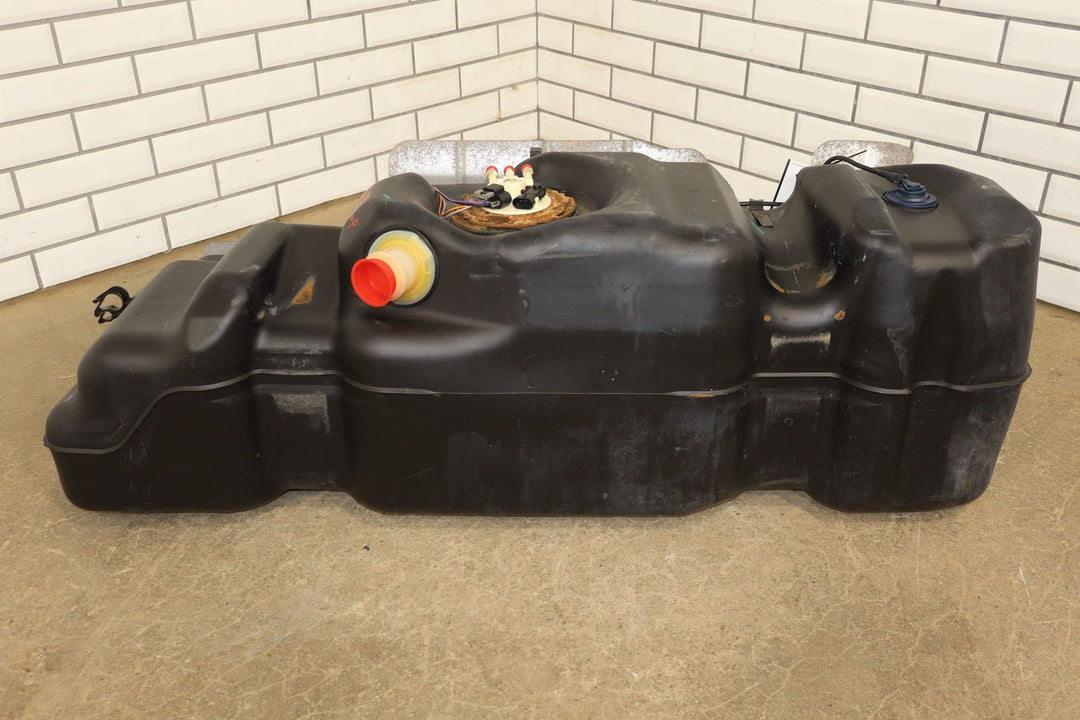 01 - 03 Chevy GMC 2500HD Gasoline 26 Gallon Fuel Tank with Pump OEM GMT800