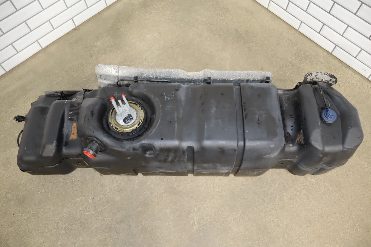 01-04 Chevy Silverado 3500 Diesel Fuel Tank 34 Gal 8ft