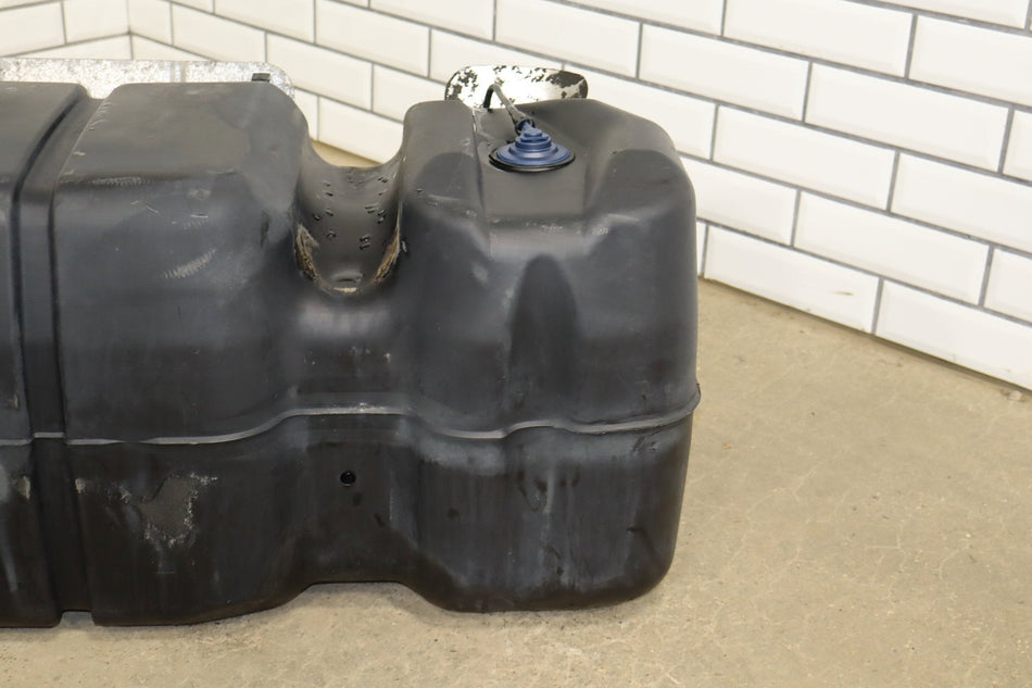 01-04 Chevy Silverado 3500 Diesel Fuel Tank 34 Gal 8ft