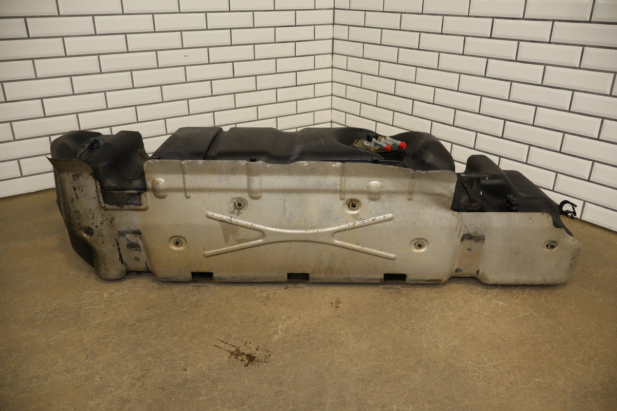 01-04 Chevy Silverado 3500 Diesel Fuel Tank 34 Gal 8ft