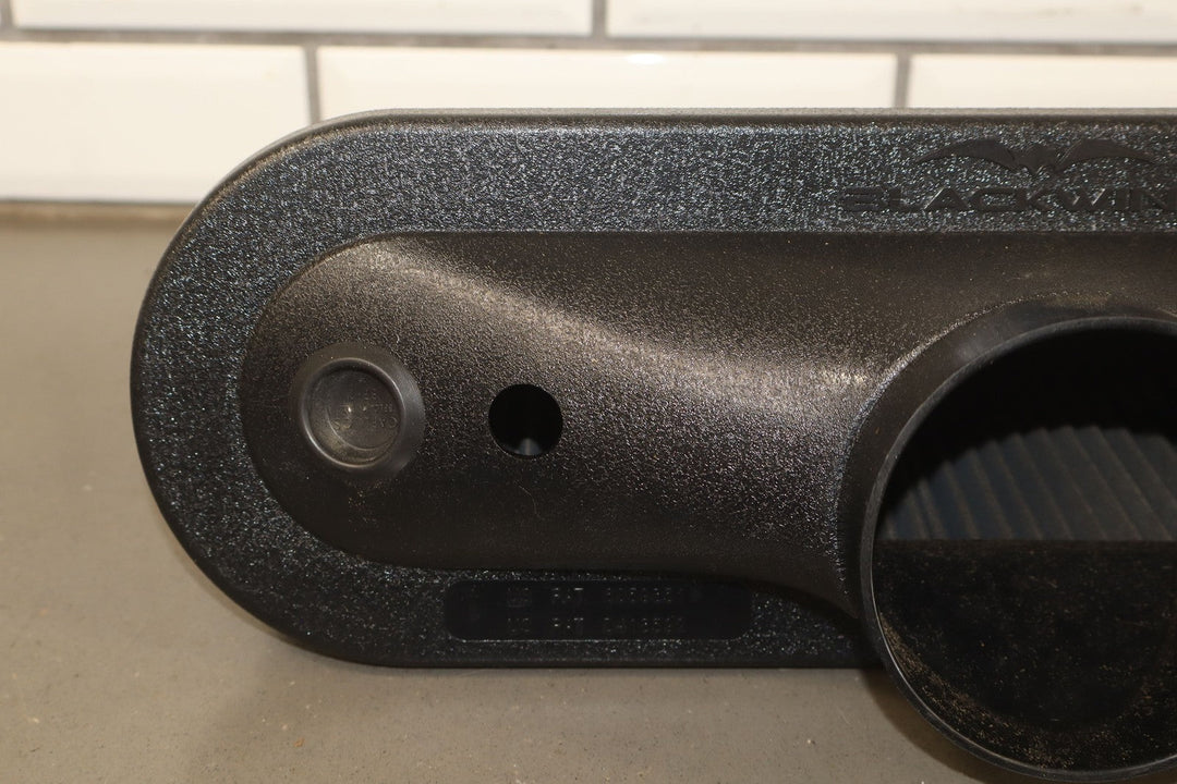 01 - 04 Corvette C5 5.7L Air Cleaner Intake Tube Box Base Lid Straps (No MAF)