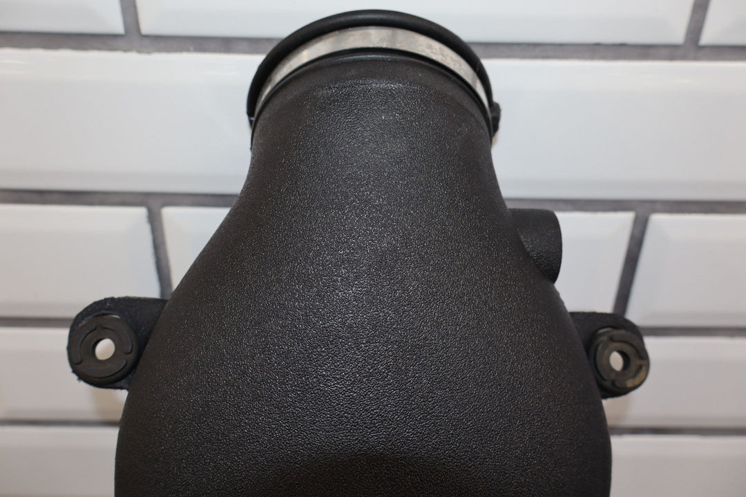 01 - 04 Corvette C5 5.7L Air Cleaner Intake Tube Box Base Lid Straps (No MAF)