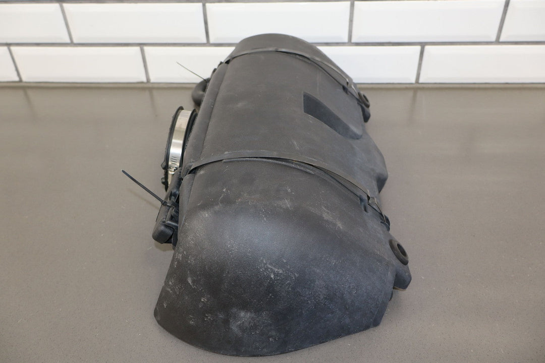 01 - 04 Corvette C5 5.7L Air Cleaner Intake Tube Box Base Lid Straps (No MAF)