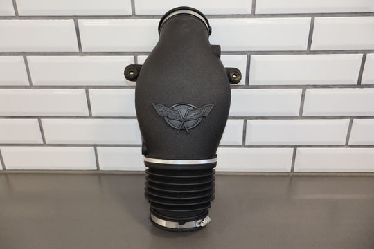 01 - 04 Corvette C5 5.7L Air Cleaner Intake Tube Box Base Lid Straps (No MAF)