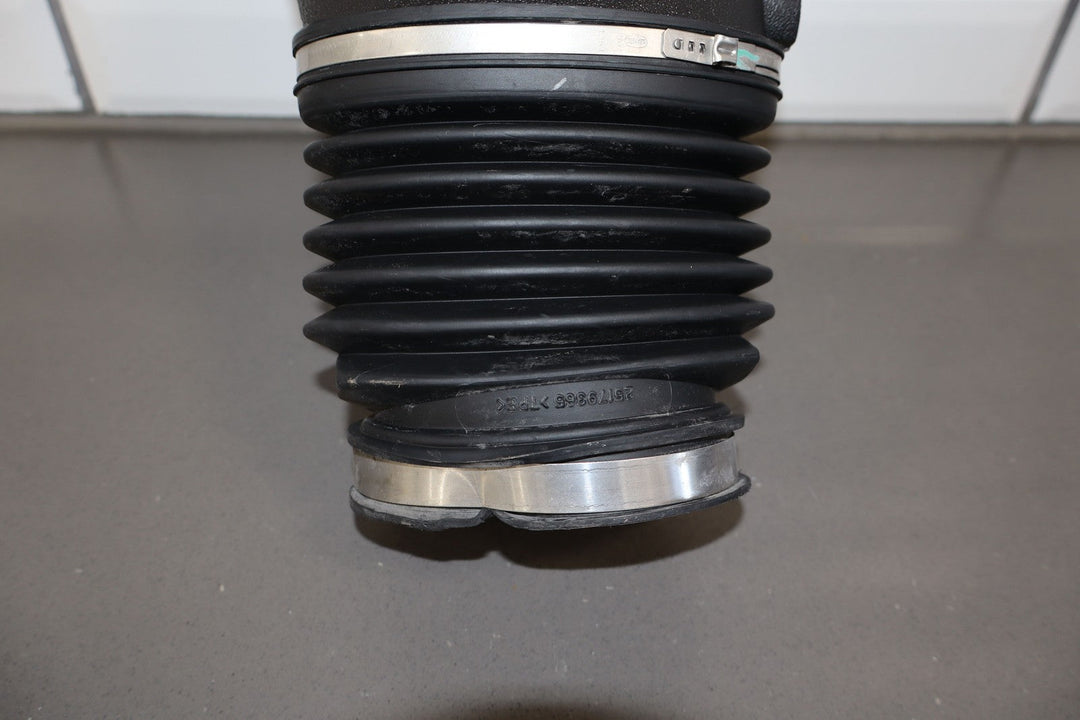 01 - 04 Corvette C5 5.7L Air Cleaner Intake Tube Box Base Lid Straps (No MAF)