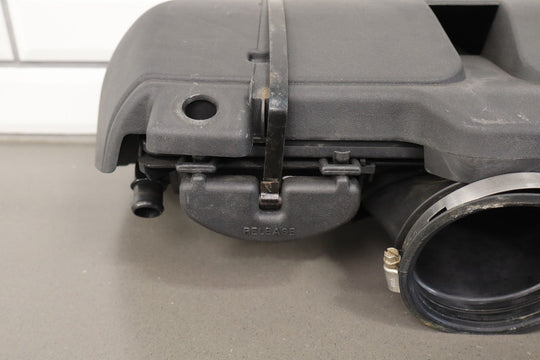 01 - 04 Corvette C5 5.7L Air Cleaner Intake Tube Box Base Lid Straps *No MAF*