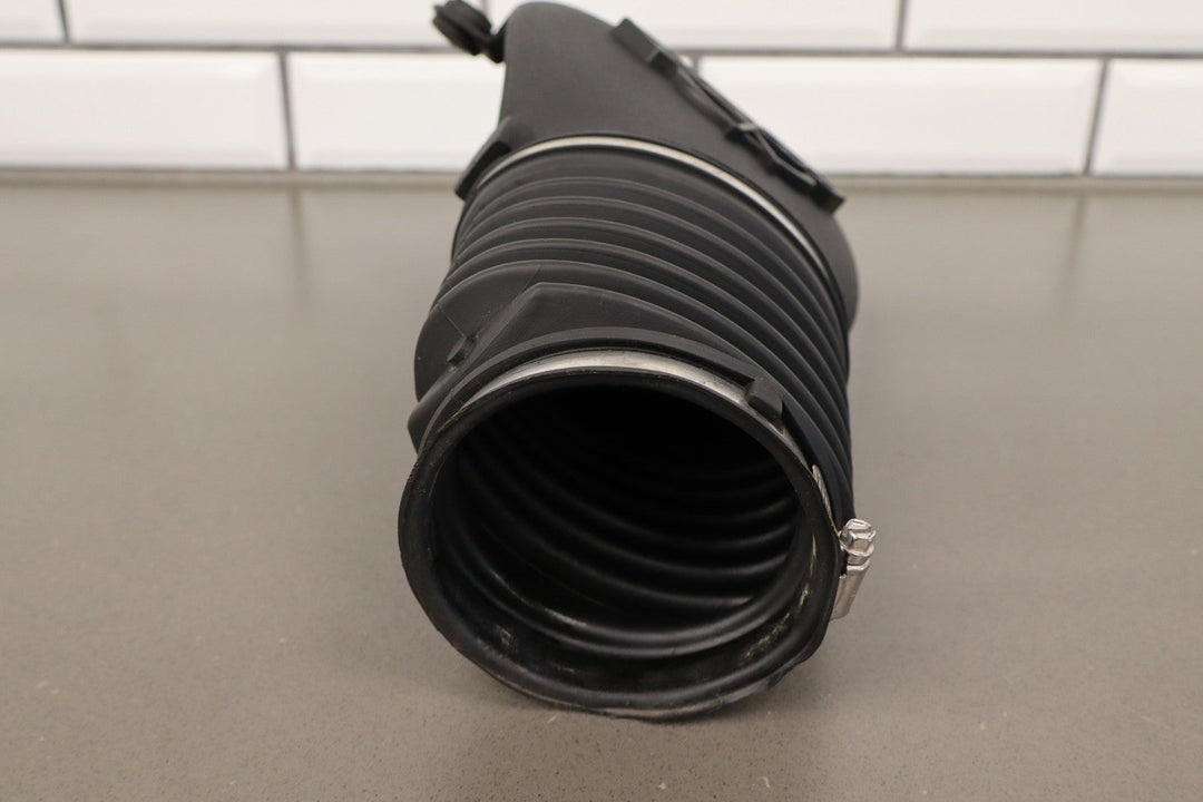 01 - 04 Corvette C5 5.7L Air Cleaner Intake Tube Box Base Lid Straps *No MAF*