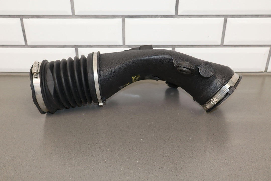 01 - 04 Corvette C5 5.7L Air Cleaner Intake Tube Box Base Lid Straps *No MAF*