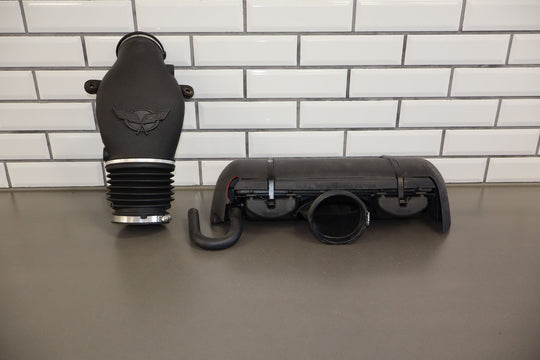 01 - 04 Corvette C5 5.7L Air Cleaner Intake Tube Box Base Lid Straps (No MAF)