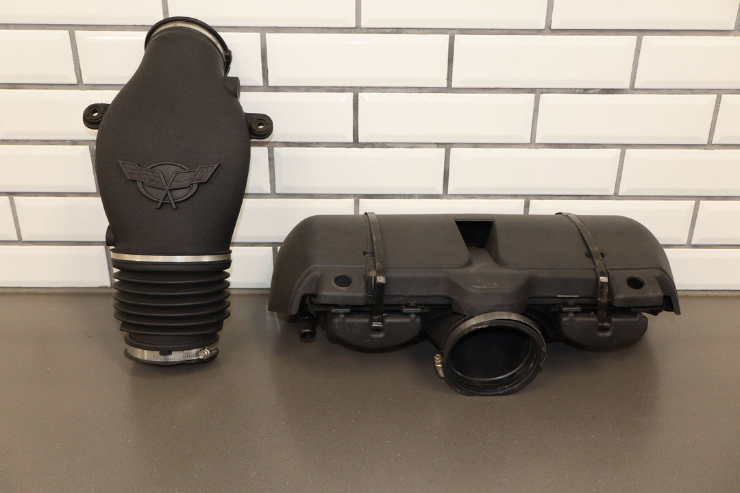 01 - 04 Corvette C5 5.7L Air Cleaner Intake Tube Box Base Lid Straps *No MAF*