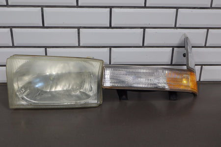 01-04 Ford F250 F350 Super Duty Left Headlight 2C3Z13008AB