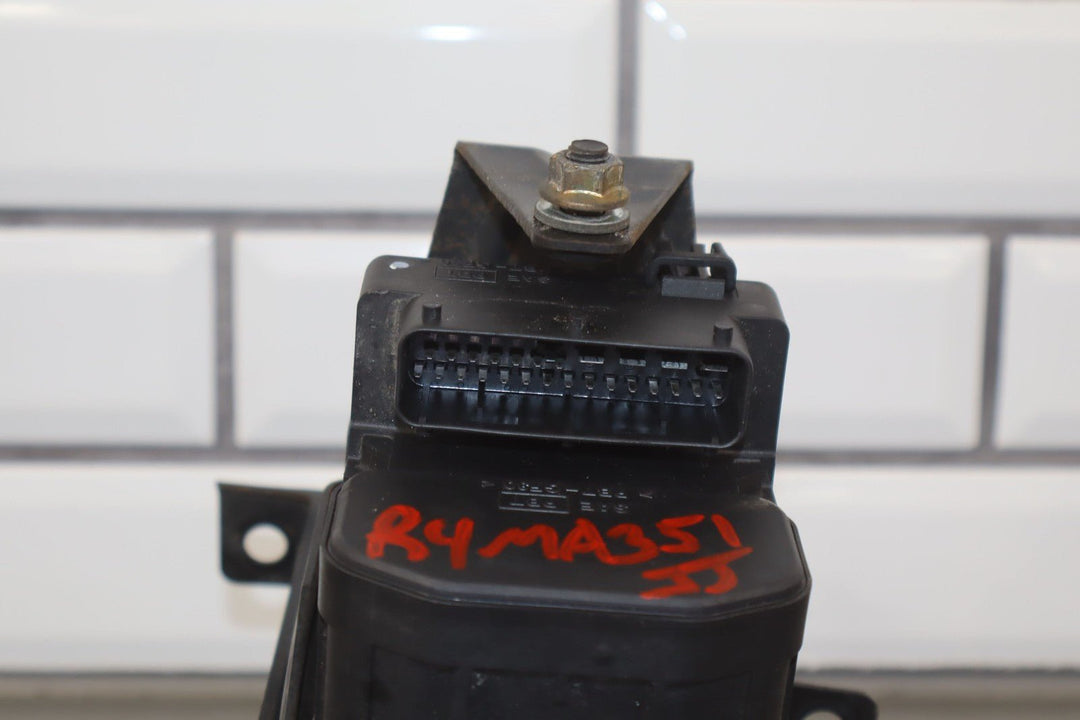 01 - 05 Mazda Miata NB ABS Anti - Lock Brake Pump & Module