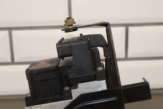 01 - 05 Mazda Miata NB ABS Anti - Lock Brake Pump & Module