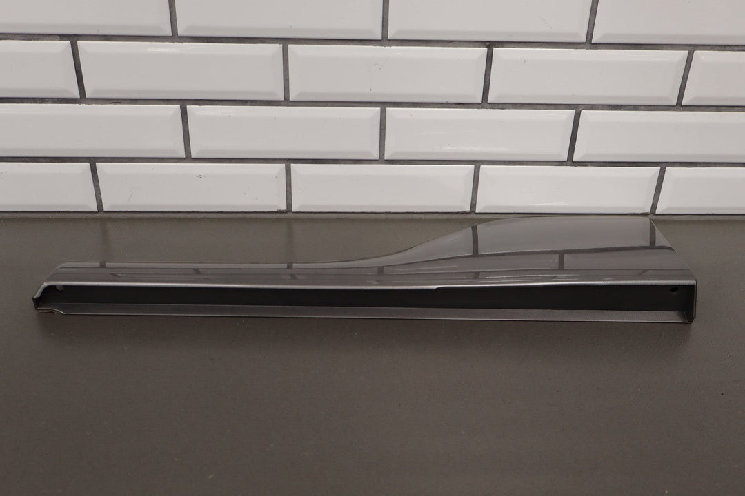 01 - 06 GMC Yukon Denali Left Rear Door Molding (Steel Gray 16U)