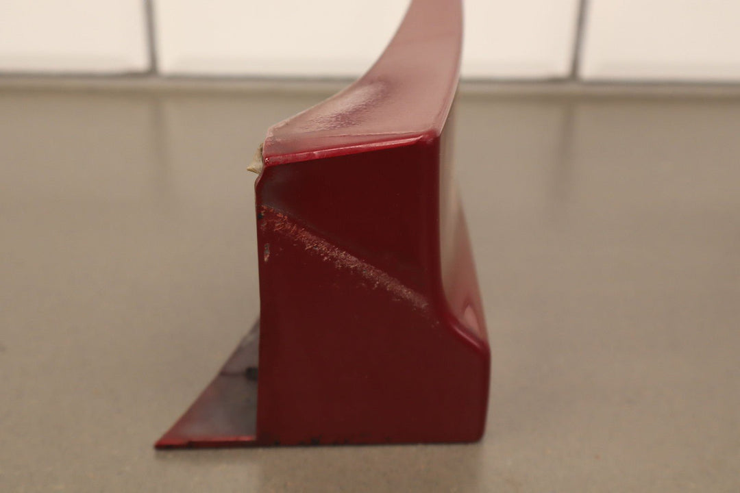 01 - 06 GMC Yukon Denali Passenger Right Fender Molding/Cladding (Sport Red 63U)