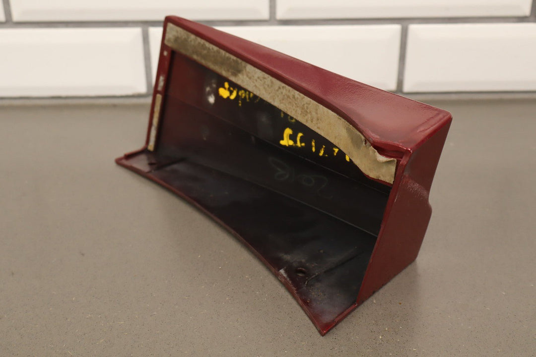 01 - 06 GMC Yukon Denali Passenger Right Fender Molding/Cladding (Sport Red 63U)