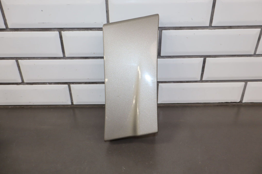 01 - 06 GMC Yukon Denali Right RH Fener Molding Trim 15768968