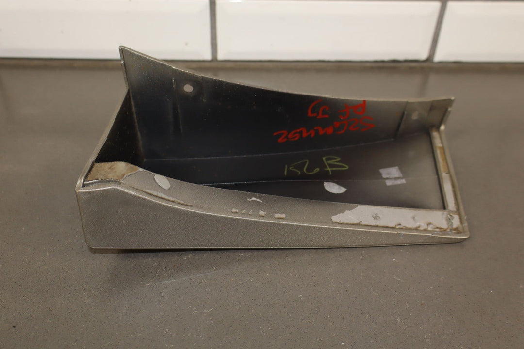 01 - 06 GMC Yukon Denali Right RH Fener Molding Trim 15768968