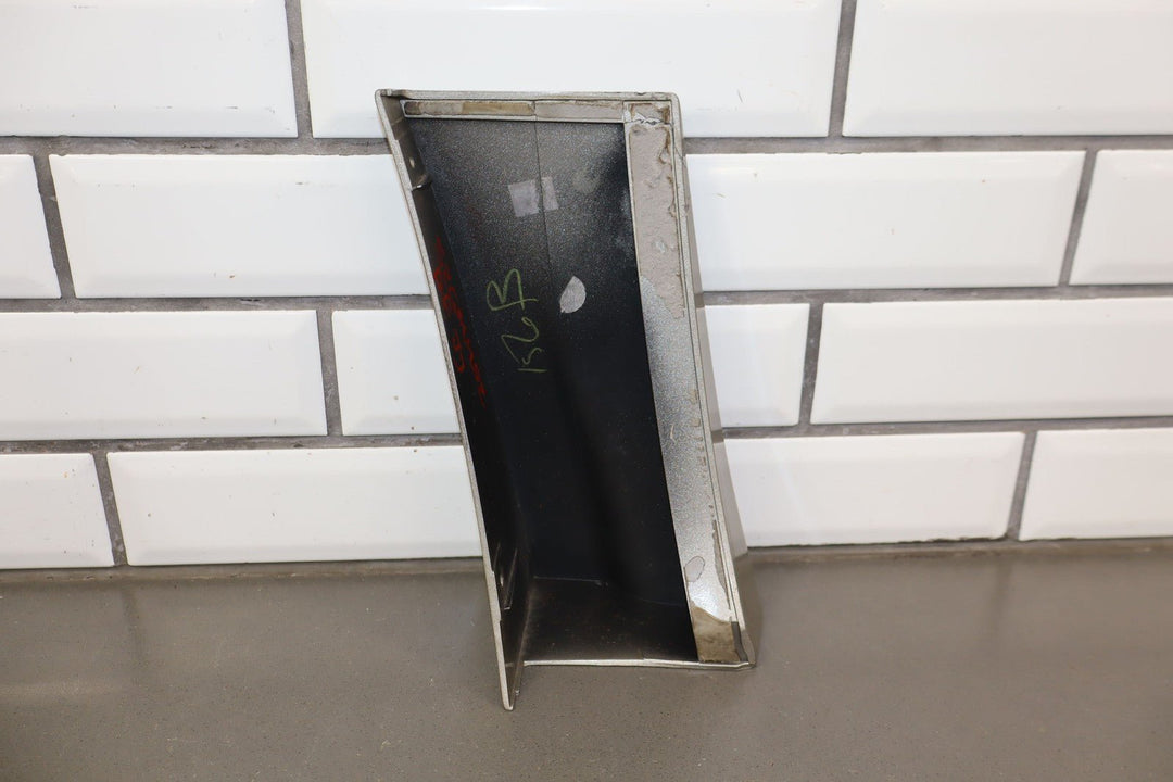 01 - 06 GMC Yukon Denali Right RH Fener Molding Trim 15768968