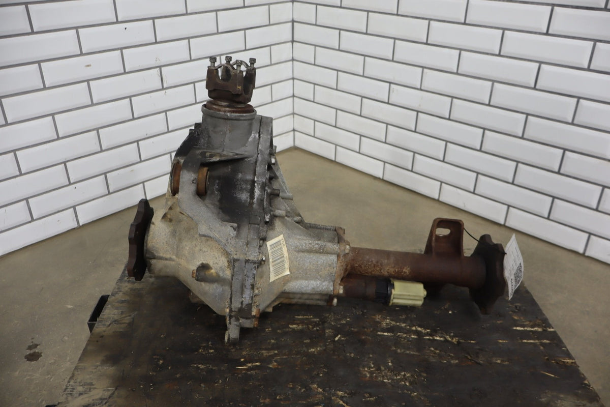 01-07 Chevy GMC 2500HD/3500 GMT800 4.10 Ratio Front Differential/Carrier OEM