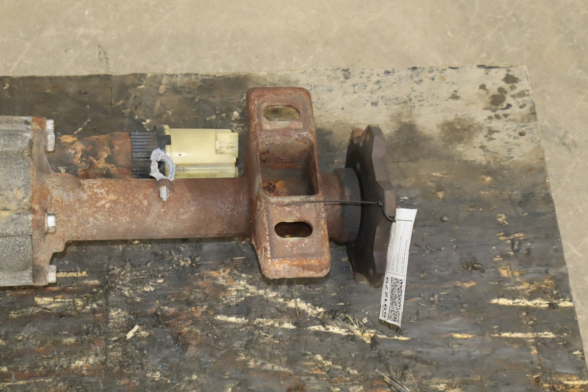 01-07 Chevy GMC 2500HD/3500 GMT800 4.10 Ratio Front Differential/Carrier OEM