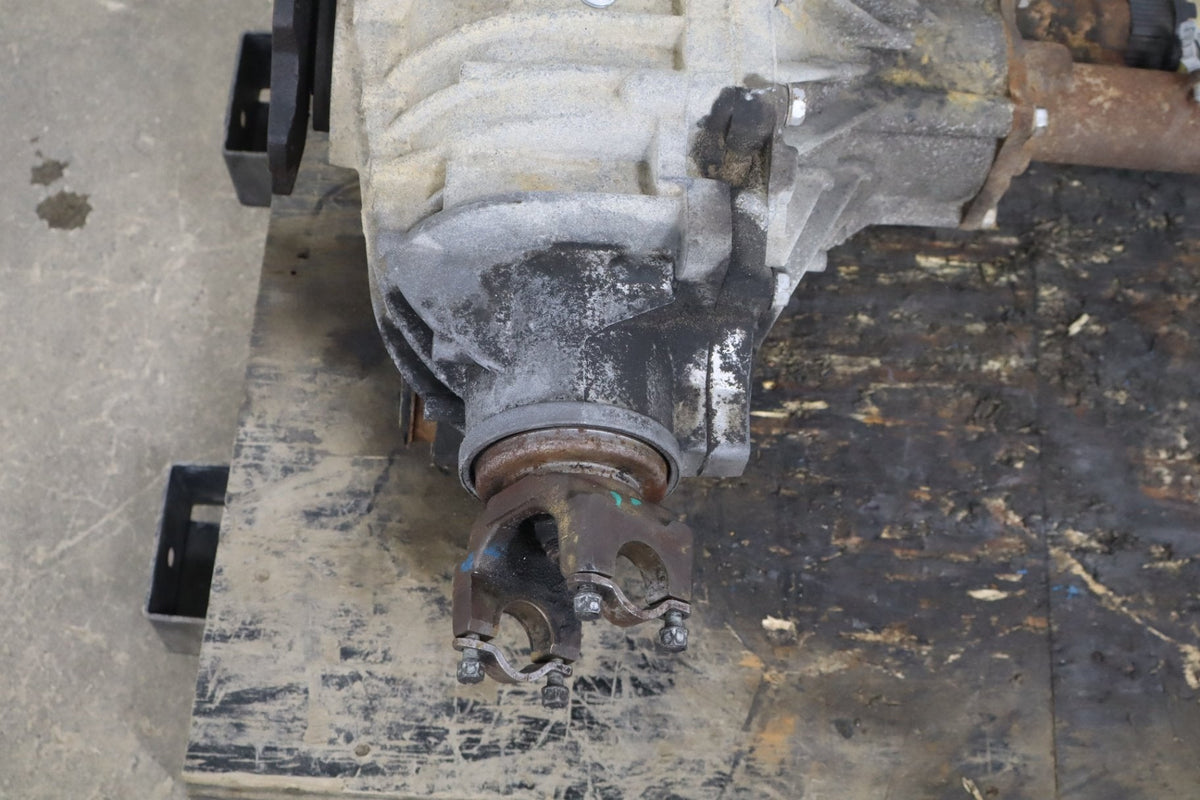 01-07 Chevy GMC 2500HD/3500 GMT800 4.10 Ratio Front Differential/Carrier OEM