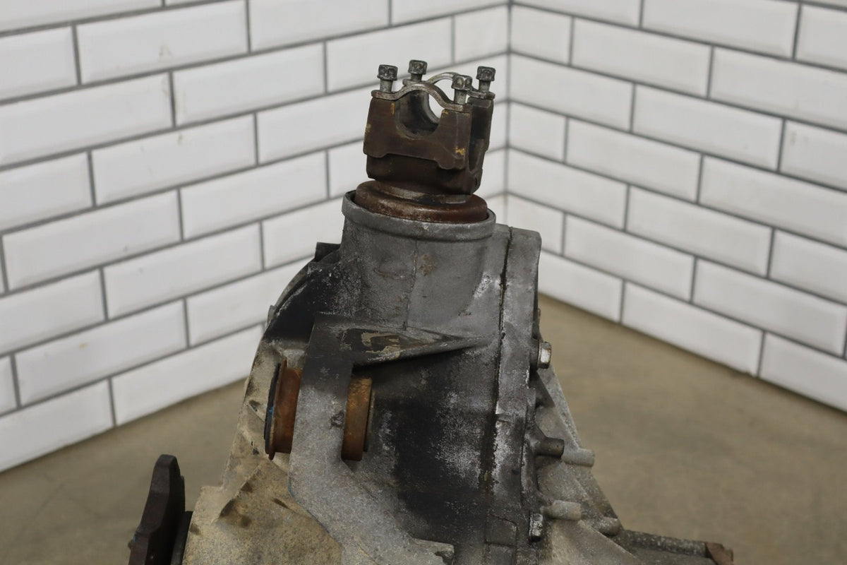 01-07 Chevy GMC 2500HD/3500 GMT800 4.10 Ratio Front Differential/Carrier OEM