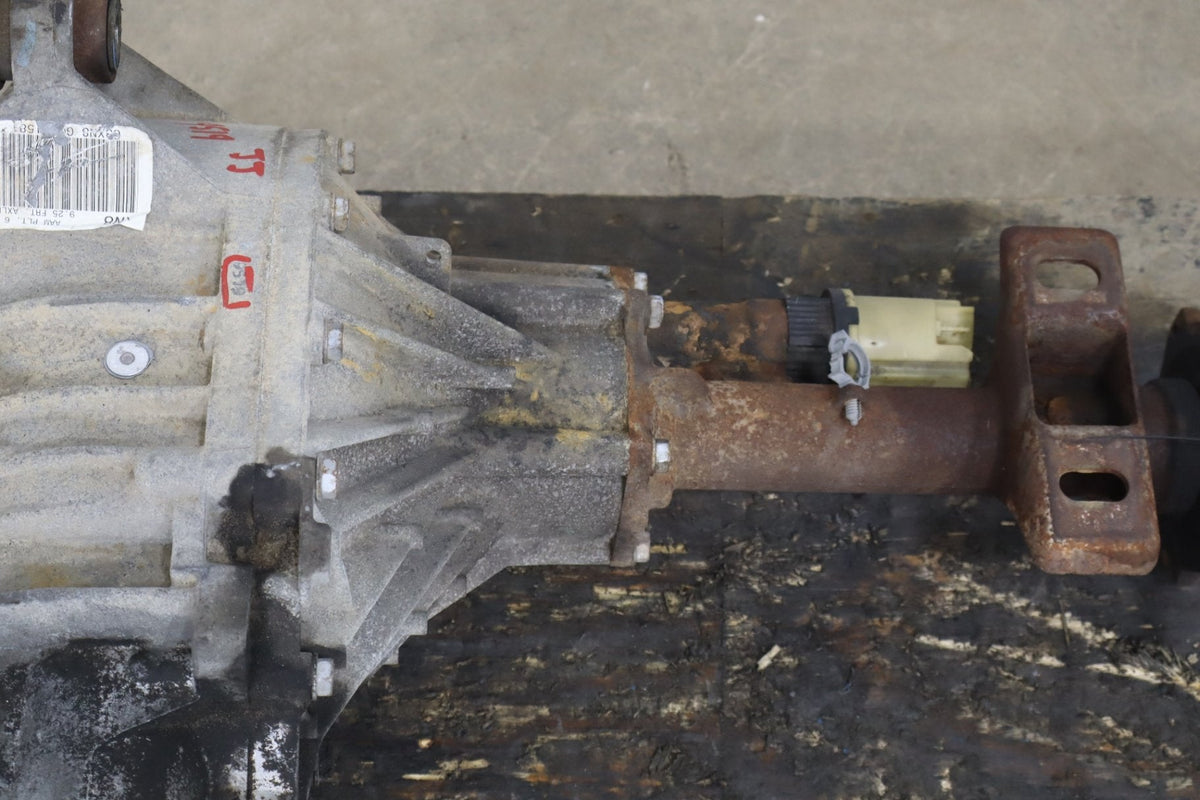 01-07 Chevy GMC 2500HD/3500 GMT800 4.10 Ratio Front Differential/Carrier OEM