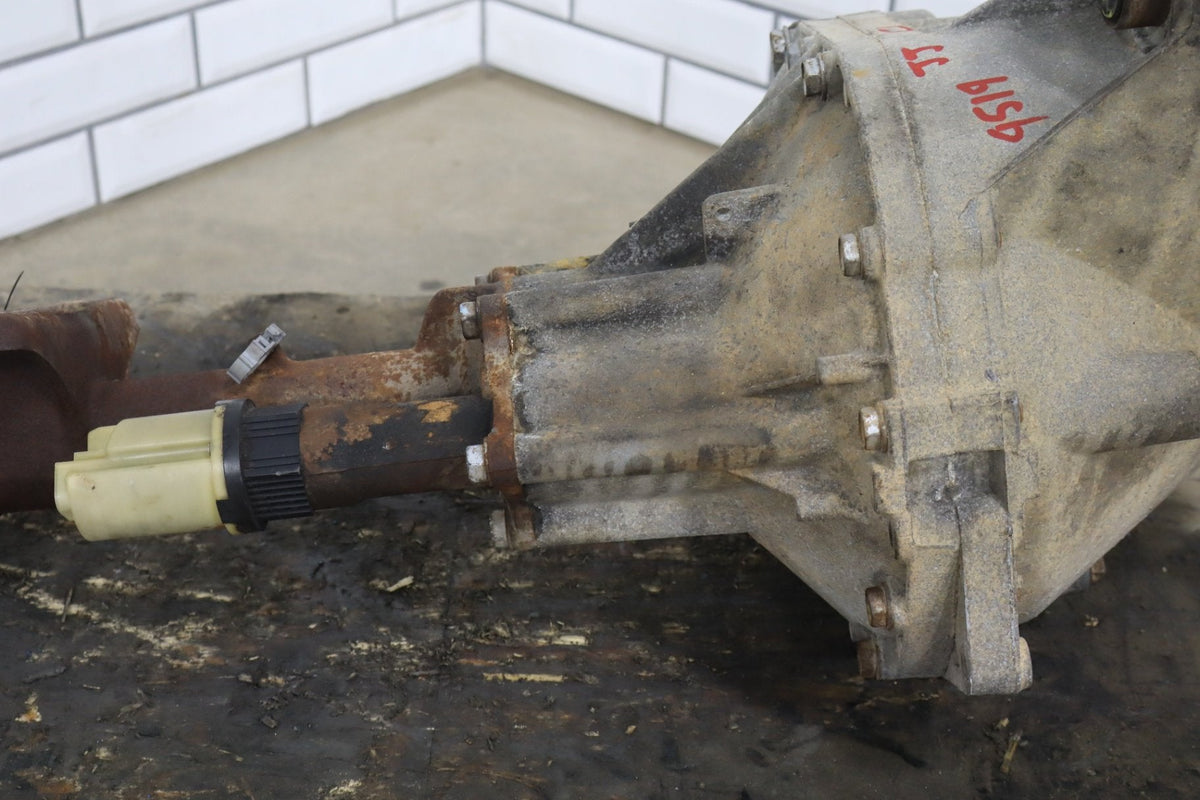 01-07 Chevy GMC 2500HD/3500 GMT800 4.10 Ratio Front Differential/Carrier OEM