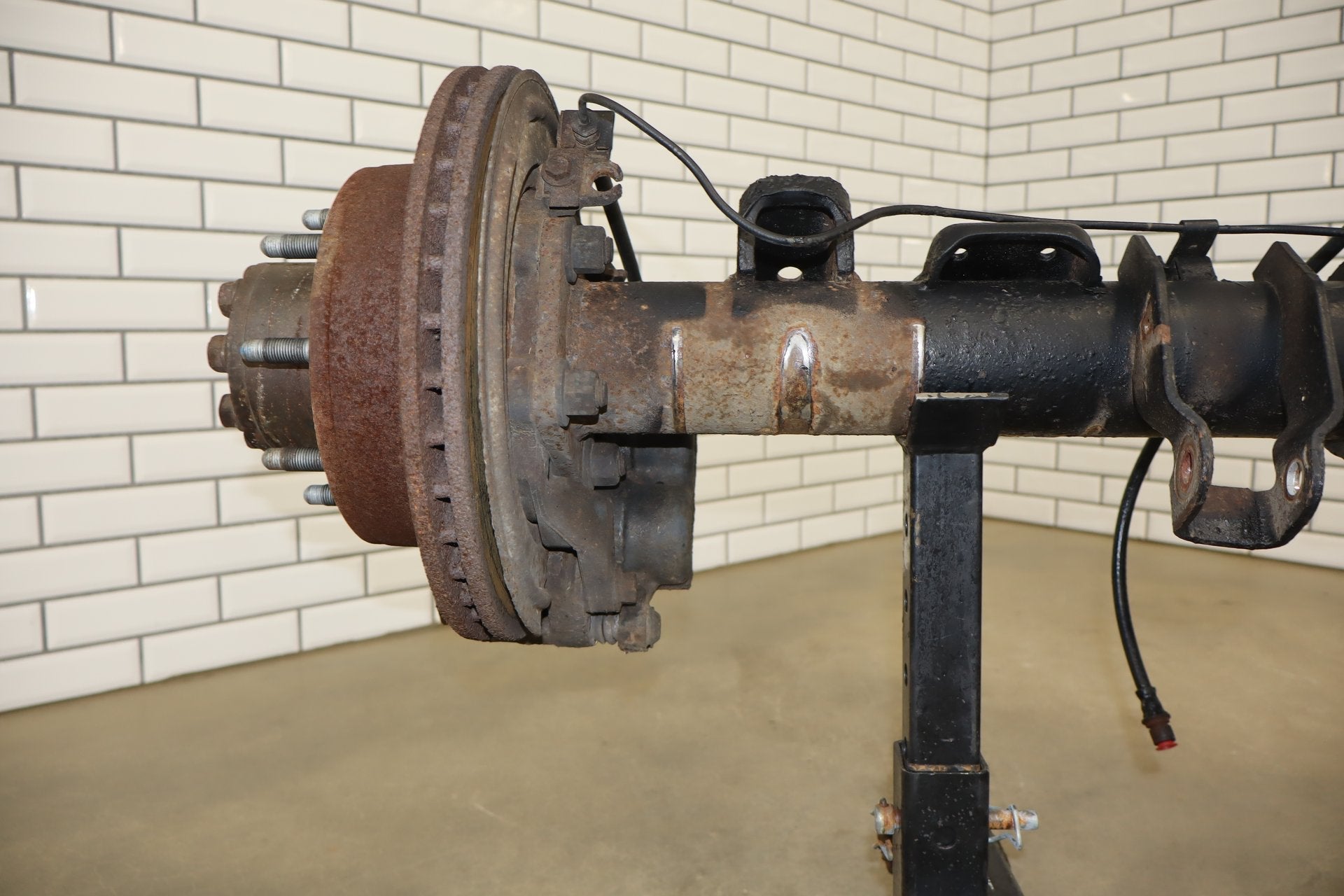 01-07 Chevy GMC 2500HD/3500 SRW 4.10 10.5" Rear Axle Assembly 6.0 Gas
